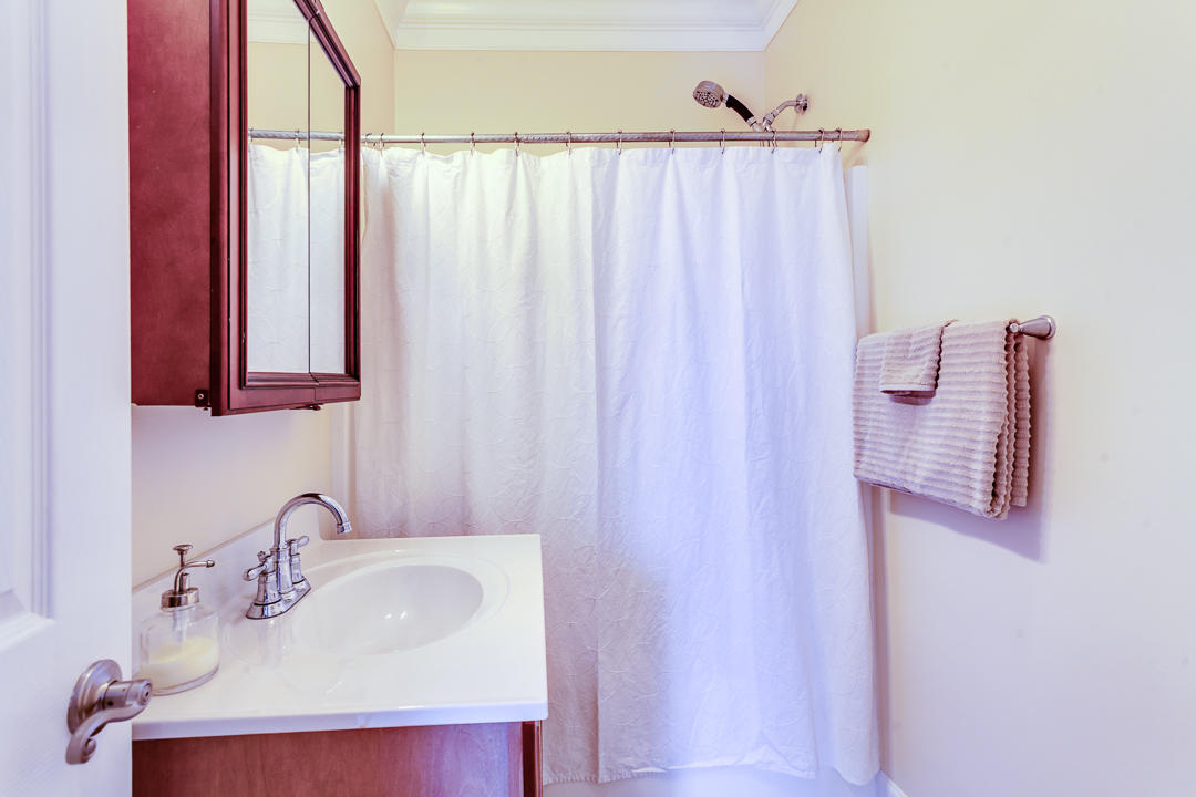 205 Howard Road Loudon, TN 37774 - Photo 25 of 40 Bedroom 2 Full Bath