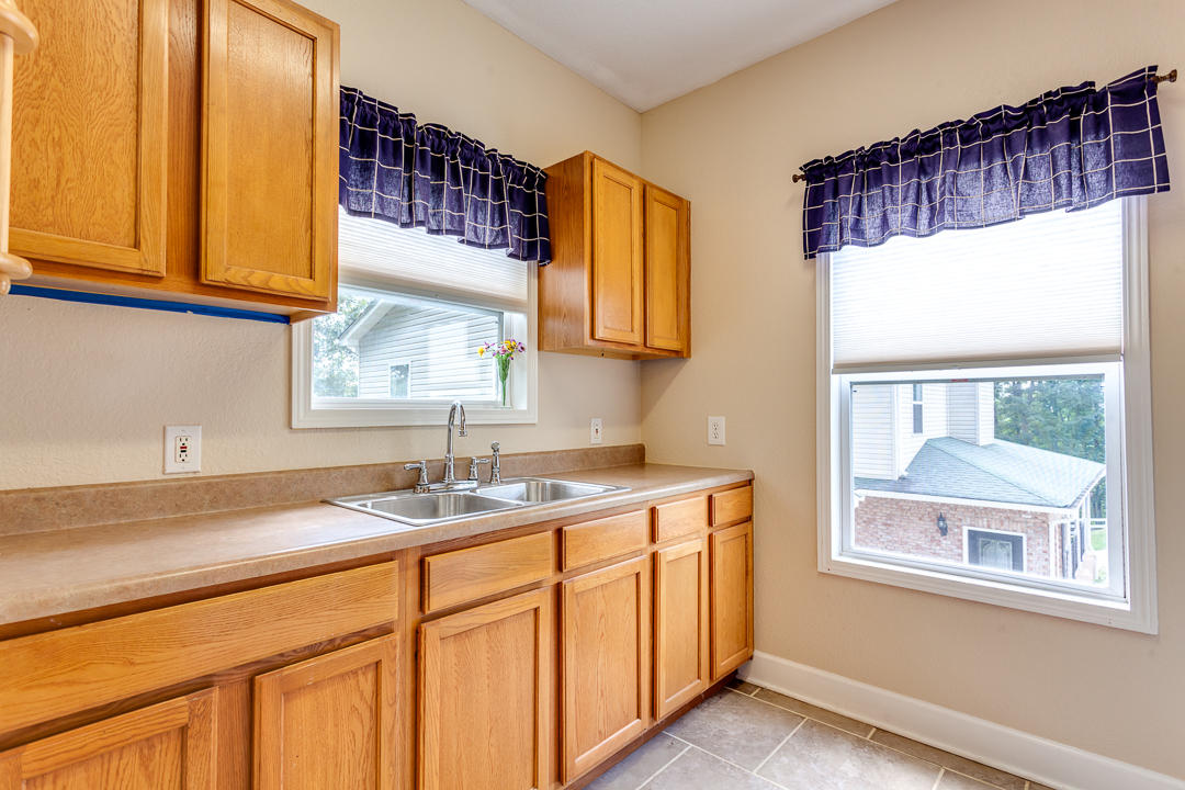205 Howard Road Loudon, TN 37774 - Photo 34 of 40 Guest House Kitchen
