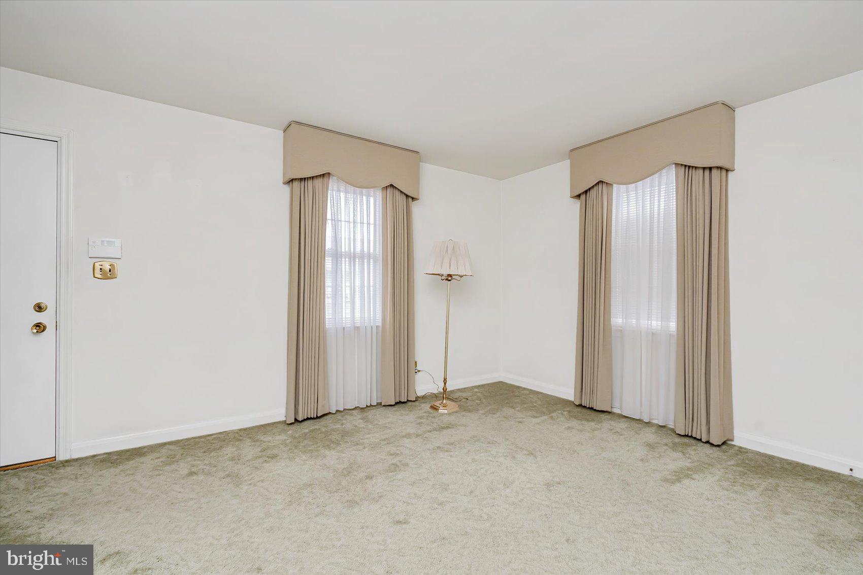 1528 Leslie Road Baltimore, MD 21222 - Photo 6 of 33 an empty room with closet area