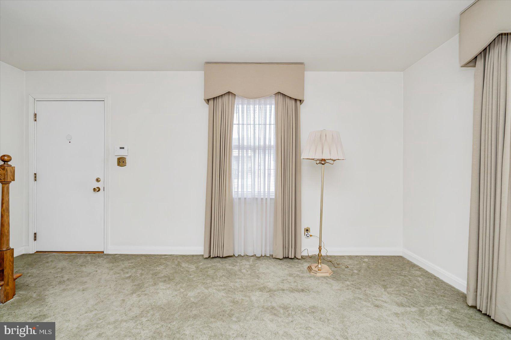 1528 Leslie Road Baltimore, MD 21222 - Photo 7 of 33 a view of an empty room