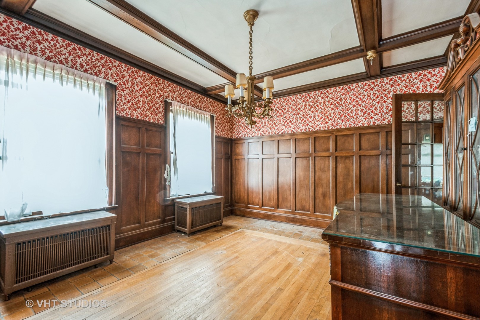 704 Sheridan Road Wilmette, IL 60091 - Photo 4 of 15 a view of a room with wooden floor and furniture