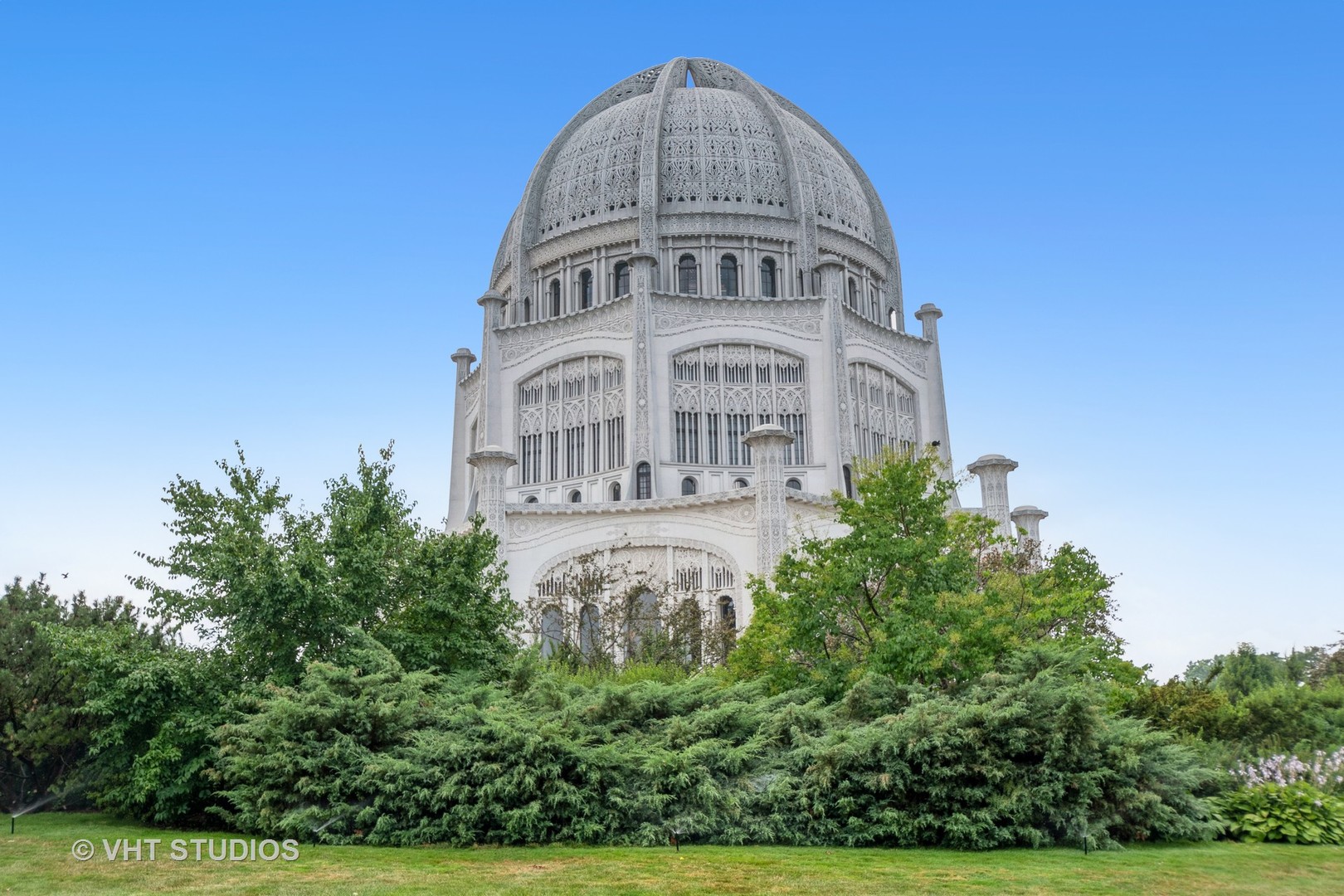 704 Sheridan Road Wilmette, IL 60091 - Photo 9 of 15 a view of a big building