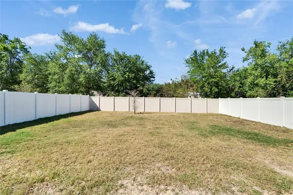 a view of back yard