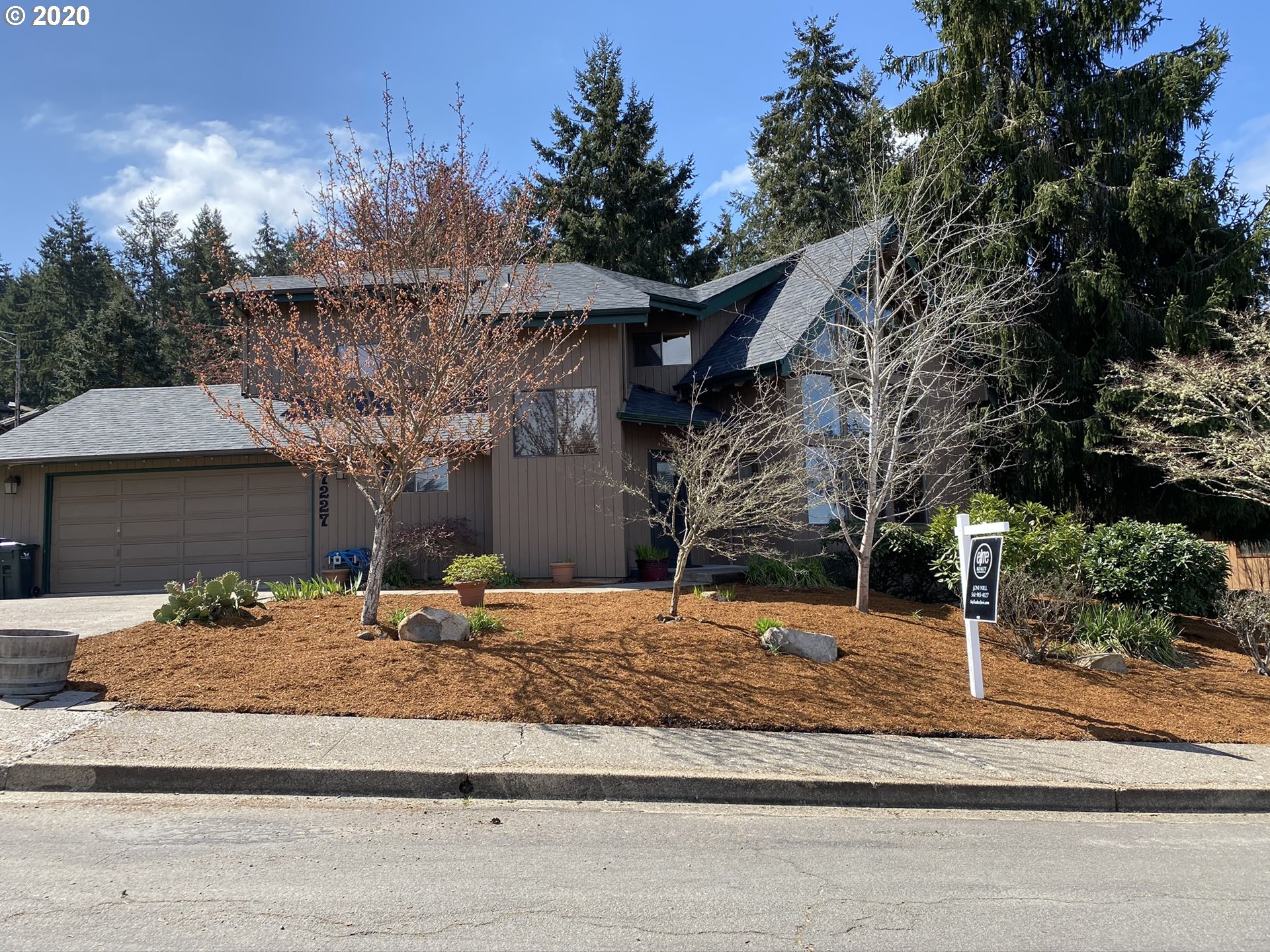 7227 Daisy Street Springfield, OR 97478 - Photo 3 of 28