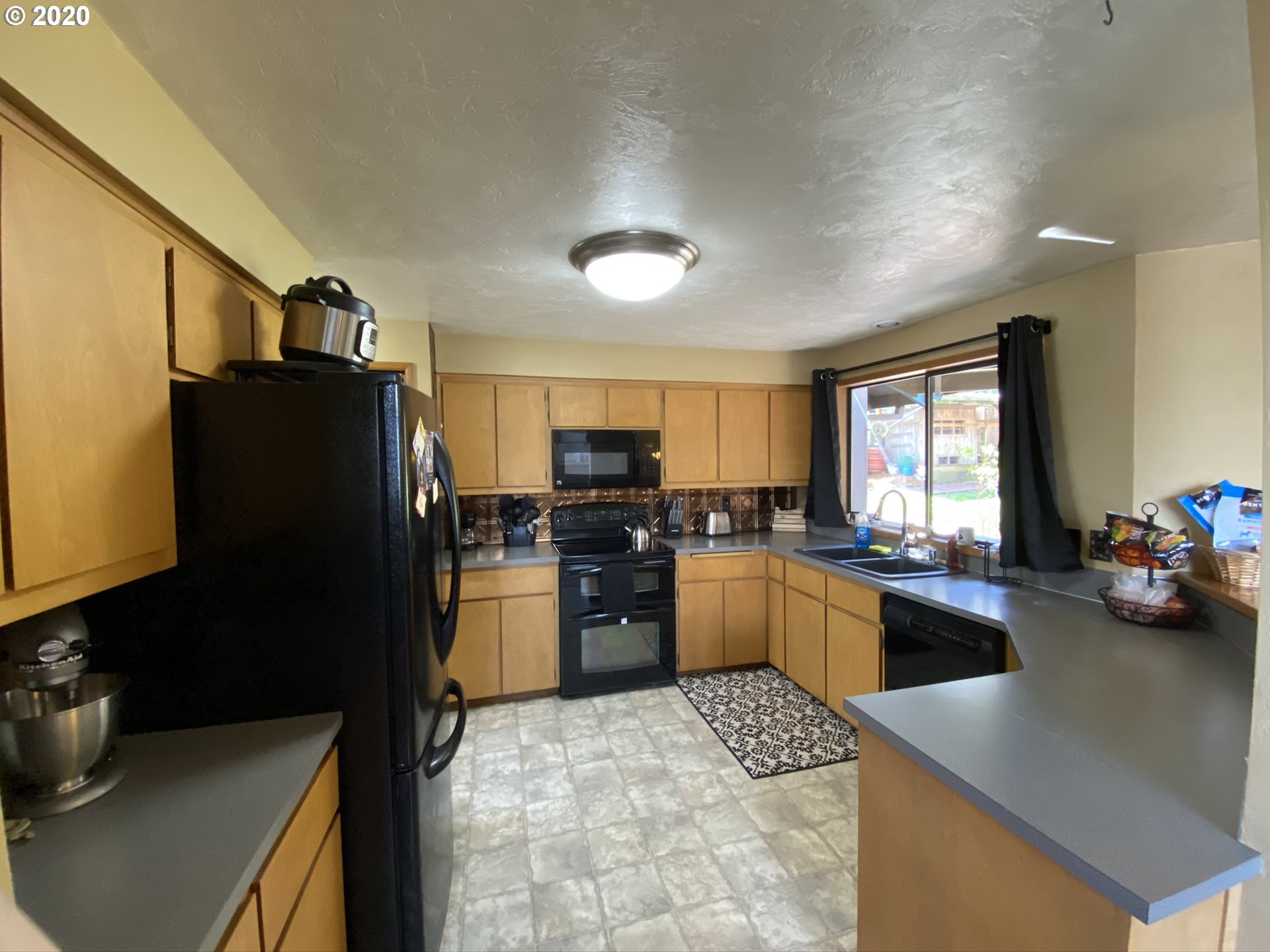 7227 Daisy Street Springfield, OR 97478 - Photo 5 of 28