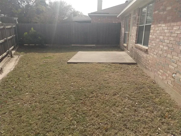 $1,925 | 5706 Vandalia Trail, Arlington, TX 76017