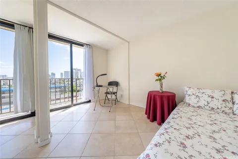 $322,000 | 1561 Pensacola Street, Unit 704, Honolulu, HI 96822