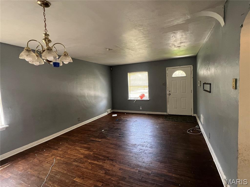 8770 Jordan Street St. Louis, MO 63147 - Photo 11 of 27