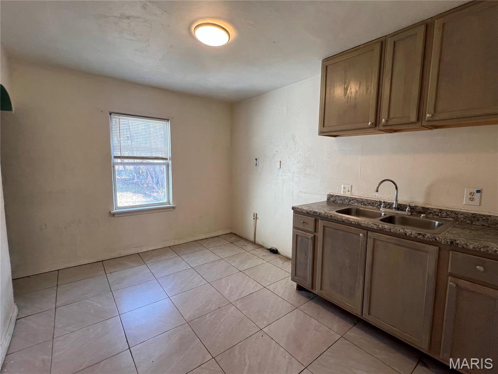 8770 Jordan Street St. Louis, MO 63147 - Photo 12 of 27