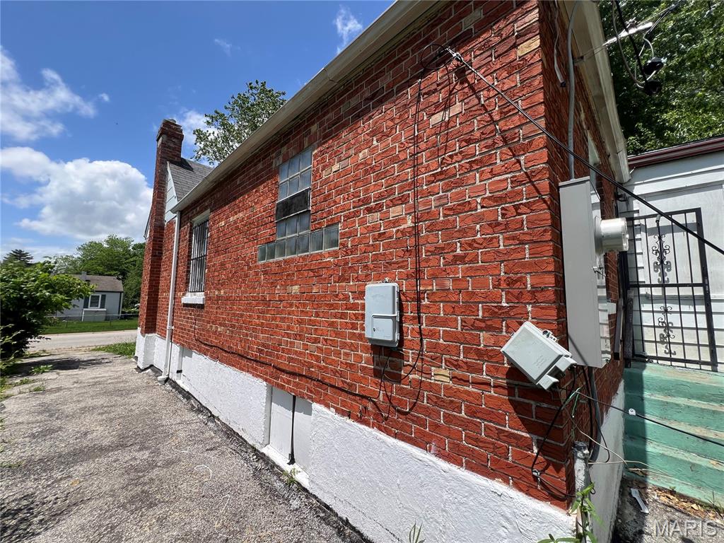 8770 Jordan Street St. Louis, MO 63147 - Photo 4 of 27