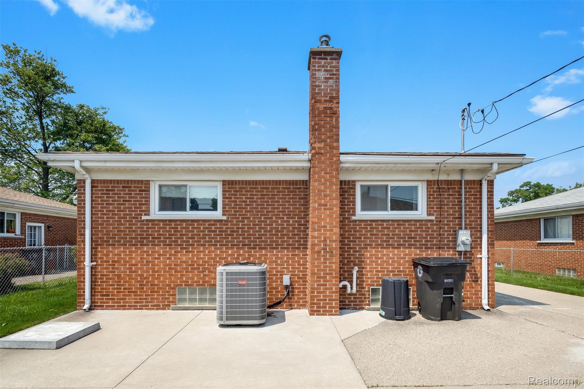 17535 Quarry Road Riverview, MI 48193 - Photo 13 of 33 XA9A0121 Output.jpg