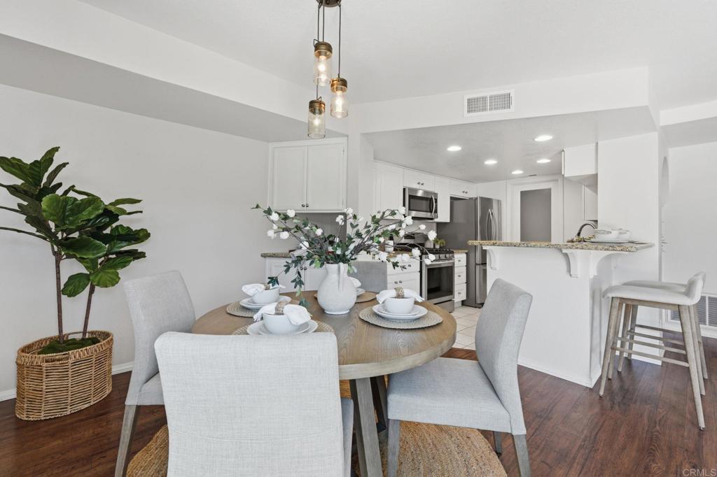 7015 Goldenrod Way Carlsbad, CA 92011 - Photo 12 of 36