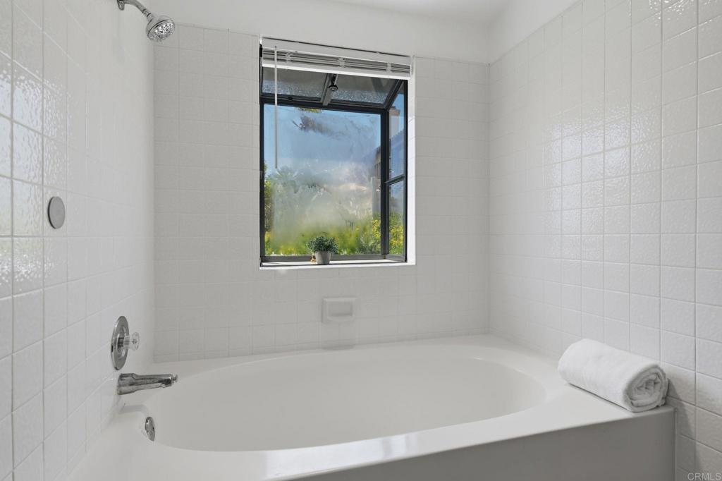 7015 Goldenrod Way Carlsbad, CA 92011 - Photo 31 of 36