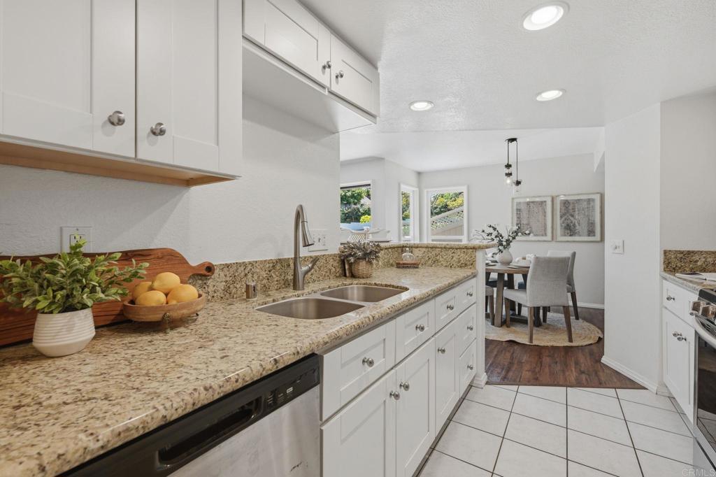 7015 Goldenrod Way Carlsbad, CA 92011 - Photo 8 of 36