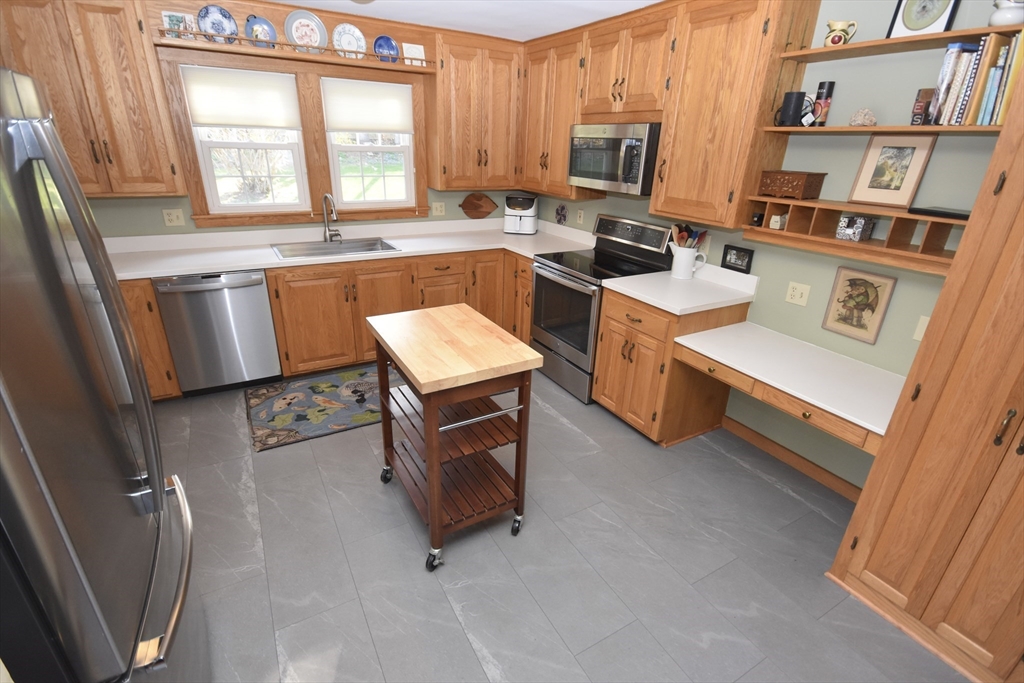 88 Blue Hills Road Amherst, MA 01002 - Photo 14 of 35 Gallery Image 14