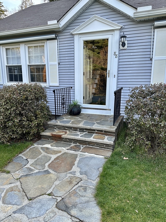 88 Blue Hills Road Amherst, MA 01002 - Photo 3 of 35 Gallery Image 3