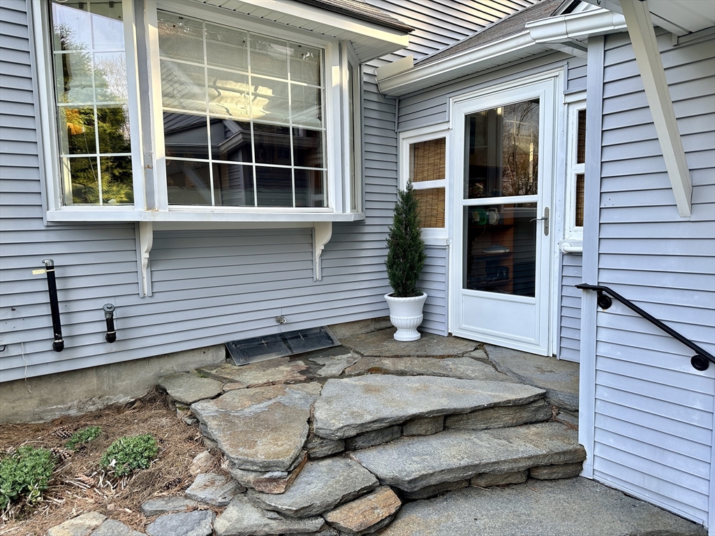 88 Blue Hills Road Amherst, MA 01002 - Photo 4 of 35 Gallery Image 4