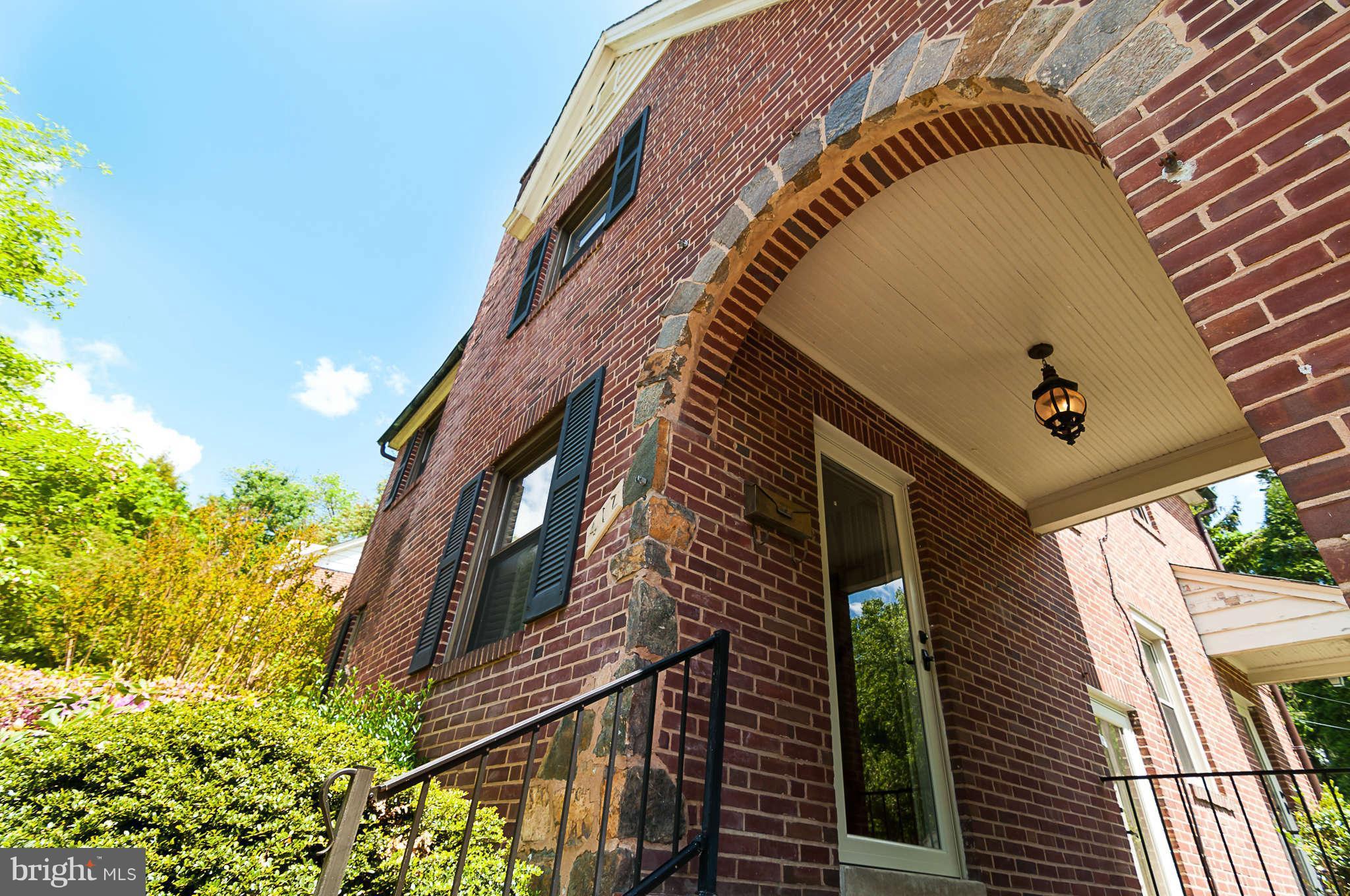417 Kensington Road Baltimore, MD 21229 - Photo 3 of 26 Front portico
