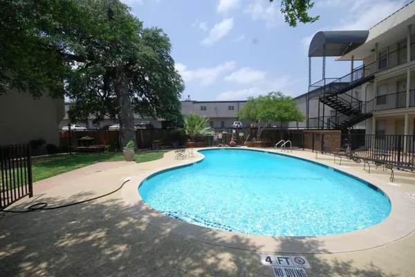 $1,275 | 910 Duncan Lane, Unit 11, Austin, TX 78705