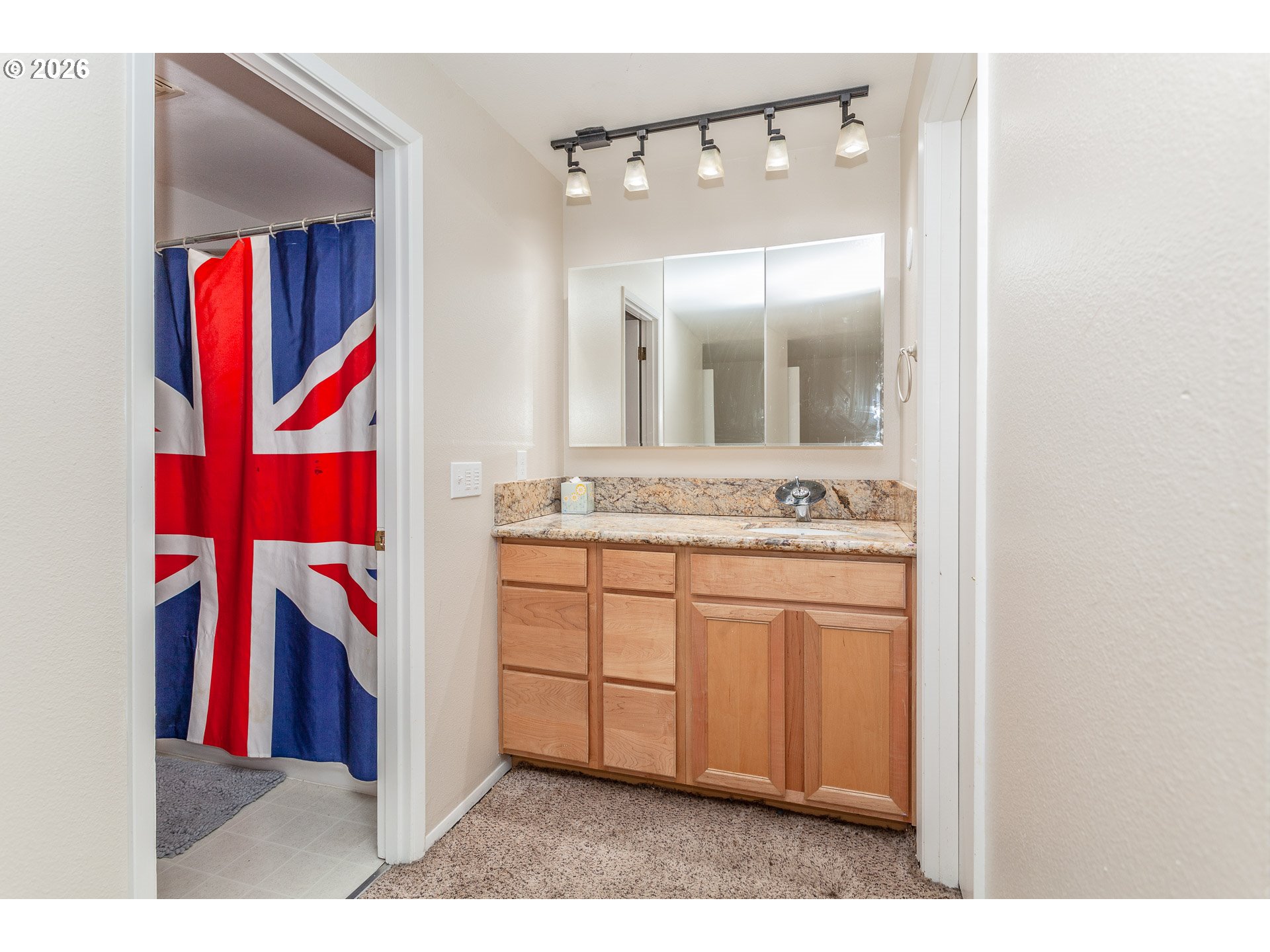 6151 Southwest Erickson Avenue Beaverton, OR 97008 - Photo 20 of 29 En Suite Bathroom
