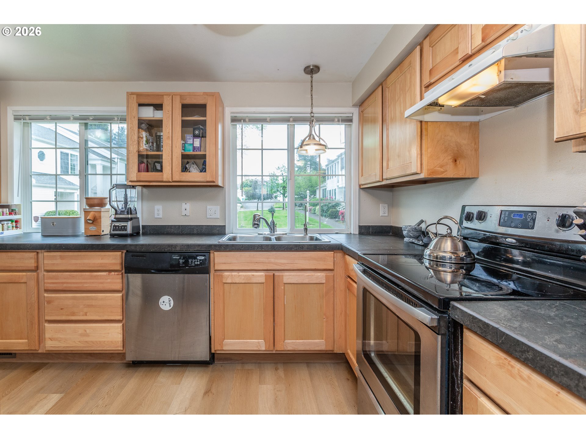 6151 Southwest Erickson Avenue Beaverton, OR 97008 - Photo 6 of 29 Kitchen