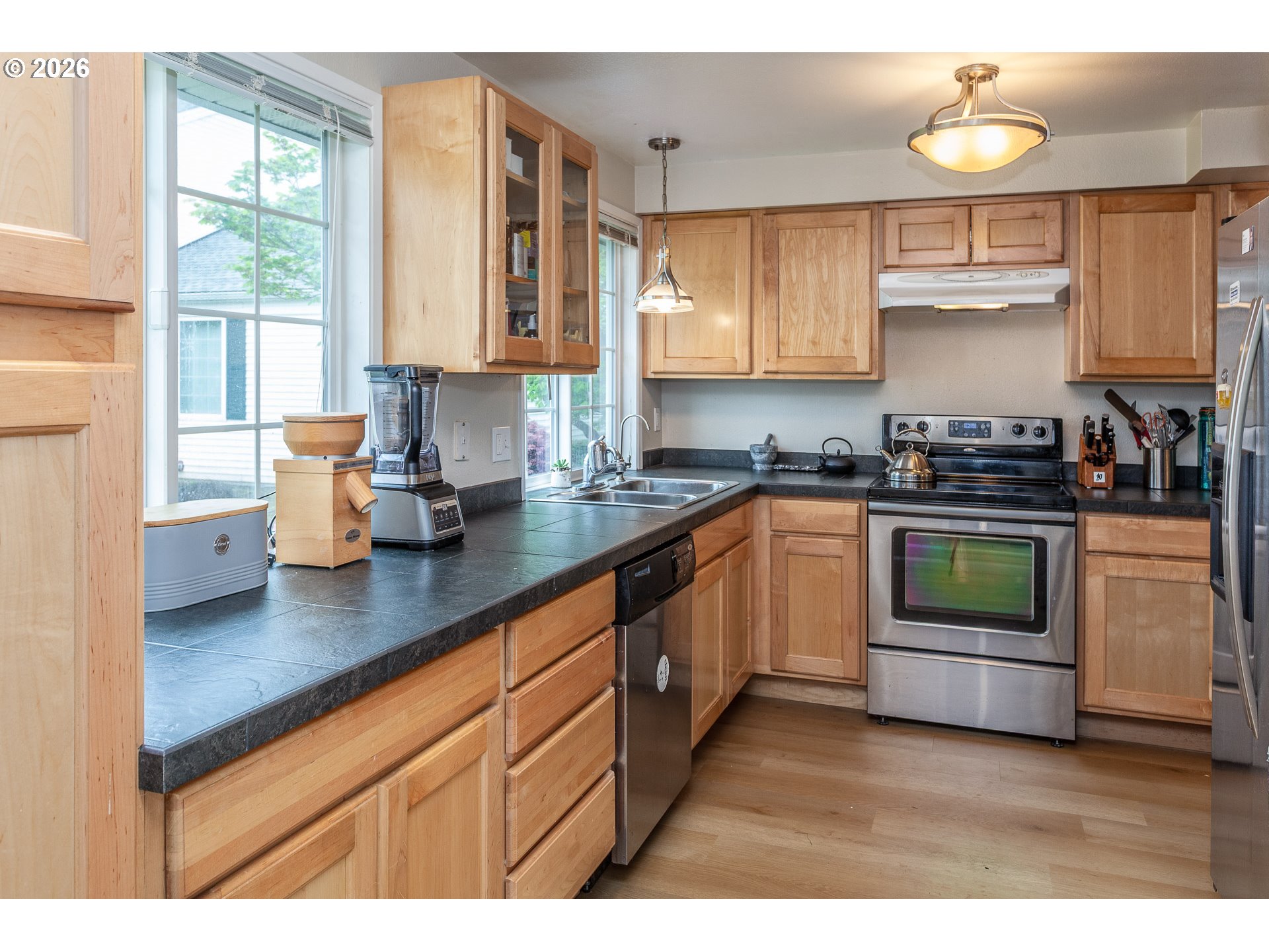 6151 Southwest Erickson Avenue Beaverton, OR 97008 - Photo 8 of 29 Kitchen