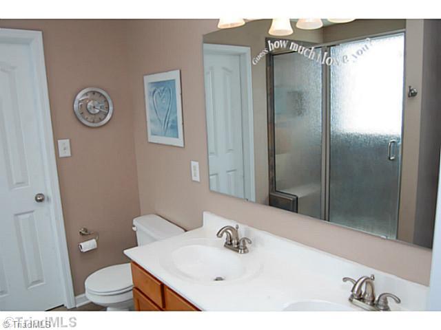 894 Hedgepath Terrace High Point, NC 27265 - Photo 10 of 16 Master Bath/Spa.