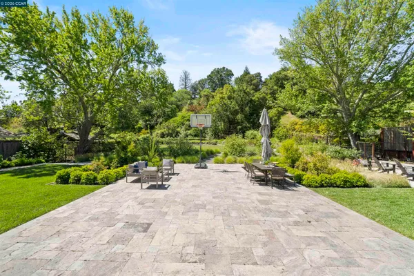 $3,750,000 | 246 Overhill Road, Orinda, CA 94563