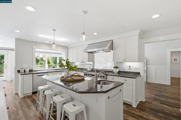 $3,750,000 | 246 Overhill Road, Orinda, CA 94563