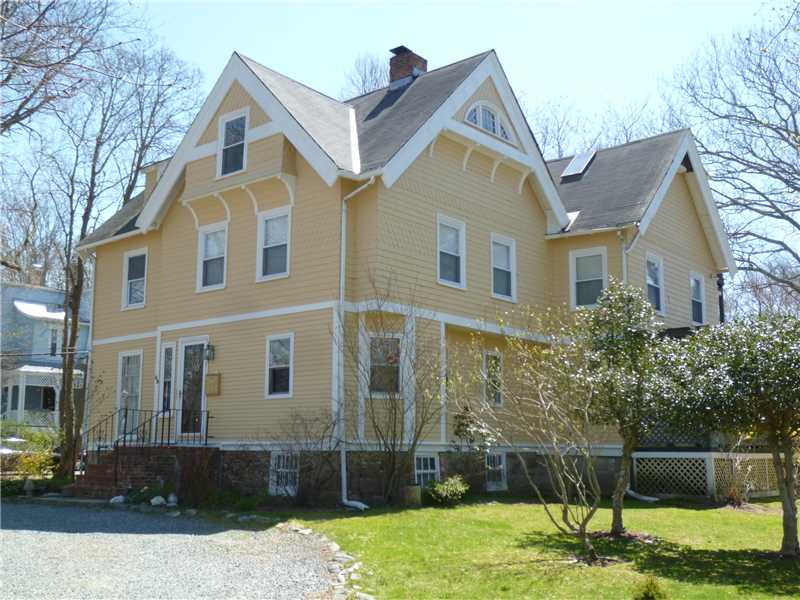 49 Merton Road, Unit 3 Newport, RI 02840 - Photo 2 of 22 Exterior Front.