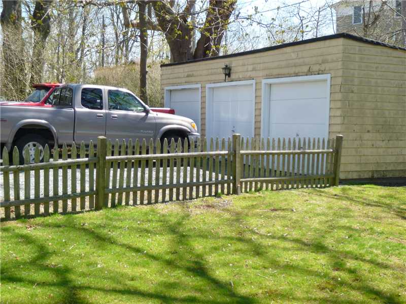 49 Merton Road, Unit 3 Newport, RI 02840 - Photo 4 of 22 Parking Lot/Garage.