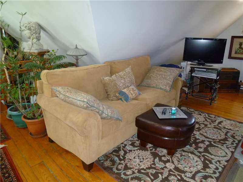 49 Merton Road, Unit 3 Newport, RI 02840 - Photo 8 of 22 Living Room.