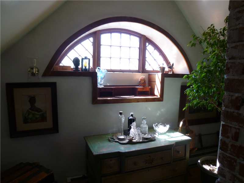 49 Merton Road, Unit 3 Newport, RI 02840 - Photo 9 of 22 Other. Antique window