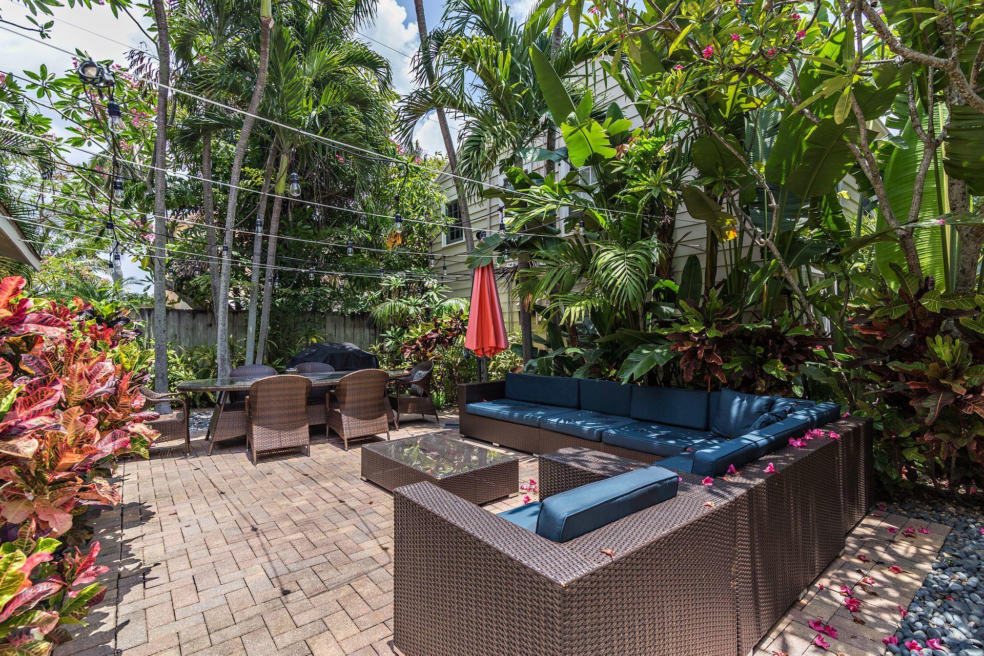 237 Dyer Road West Palm Beach, FL 33405 - Photo 28 of 36 Rear Patio