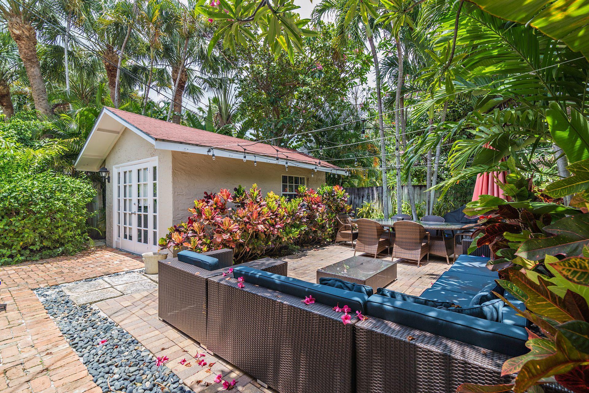 237 Dyer Road West Palm Beach, FL 33405 - Photo 29 of 36 Rear Patio and Laundry