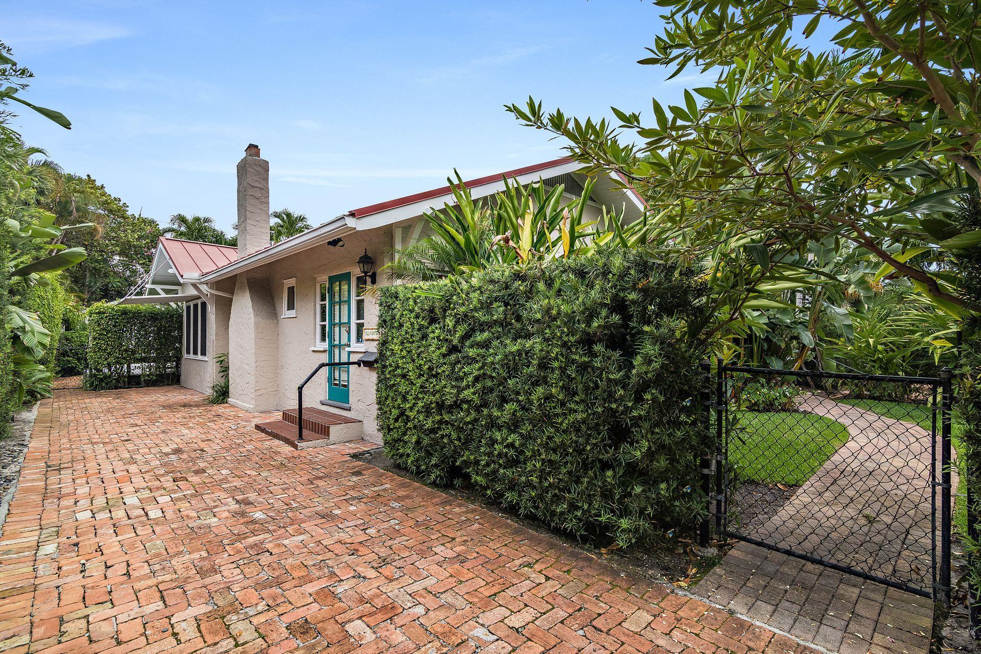 237 Dyer Road West Palm Beach, FL 33405 - Photo 4 of 36 Front