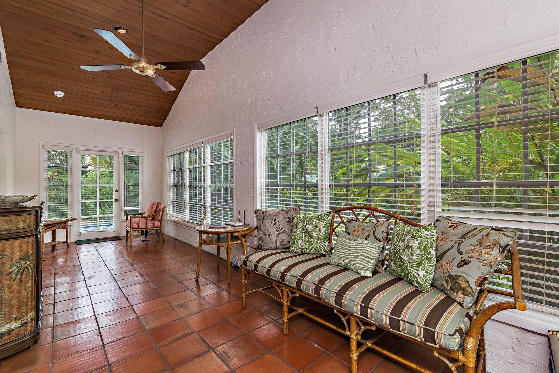 237 Dyer Road West Palm Beach, FL 33405 - Photo 5 of 36 Sun Porch
