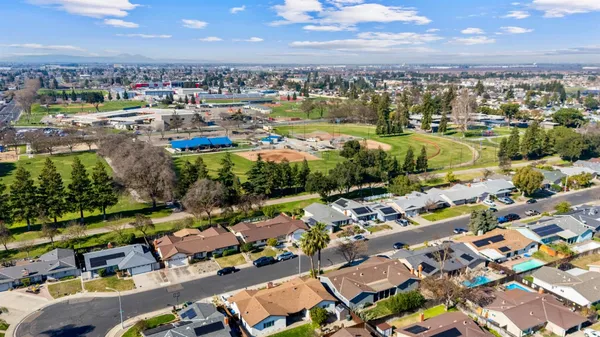 $529,000 | 1648 Olivewood Avenue, Manteca, CA 95336