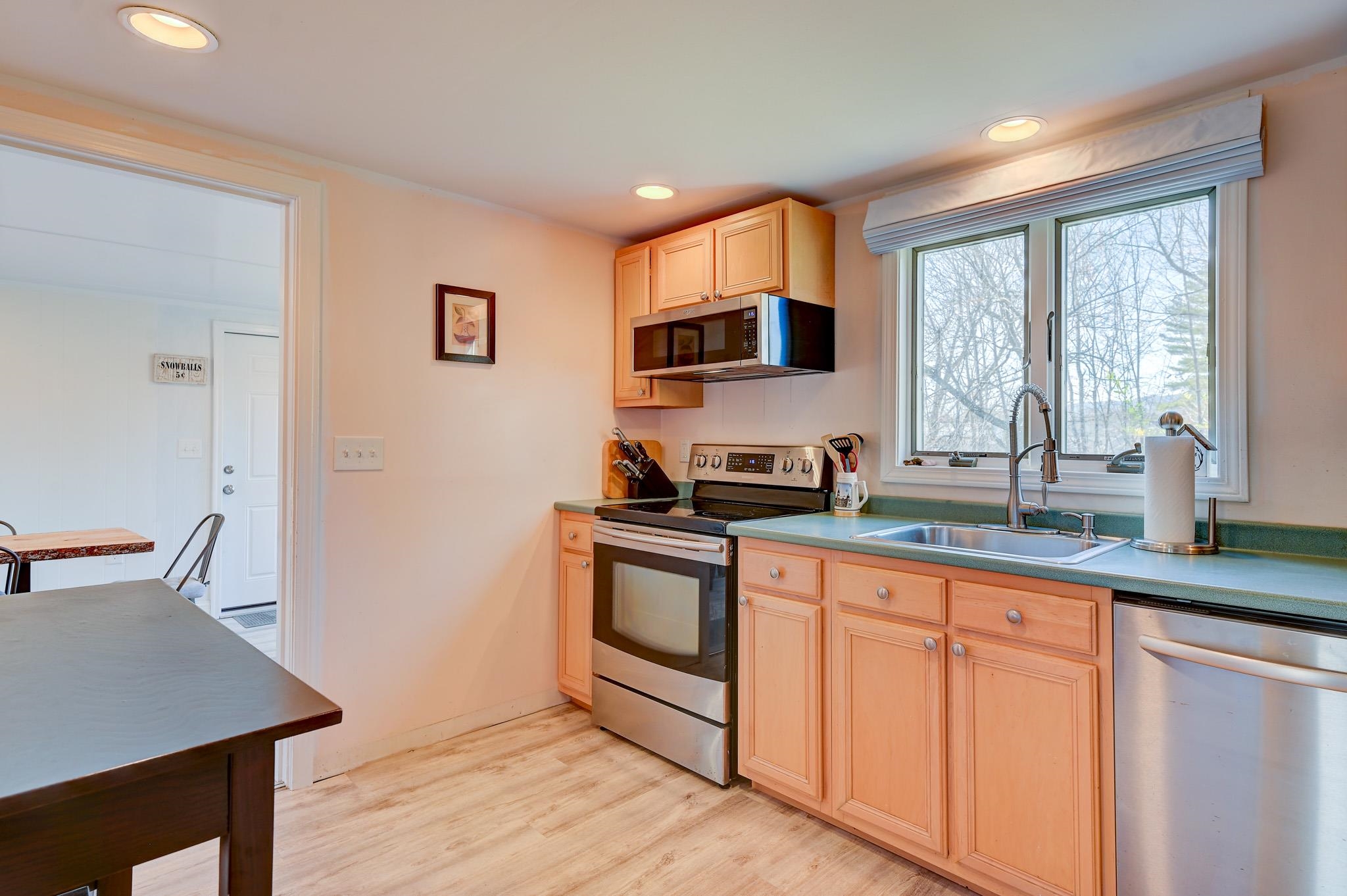 28 River Street Conway, NH 03818 - Photo 14 of 40