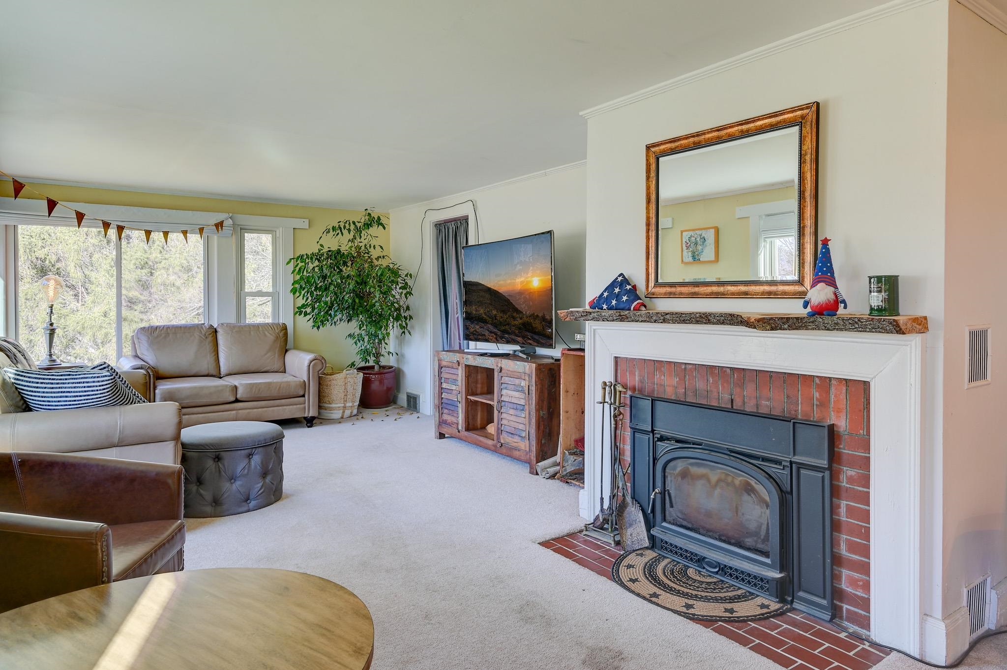 28 River Street Conway, NH 03818 - Photo 6 of 40