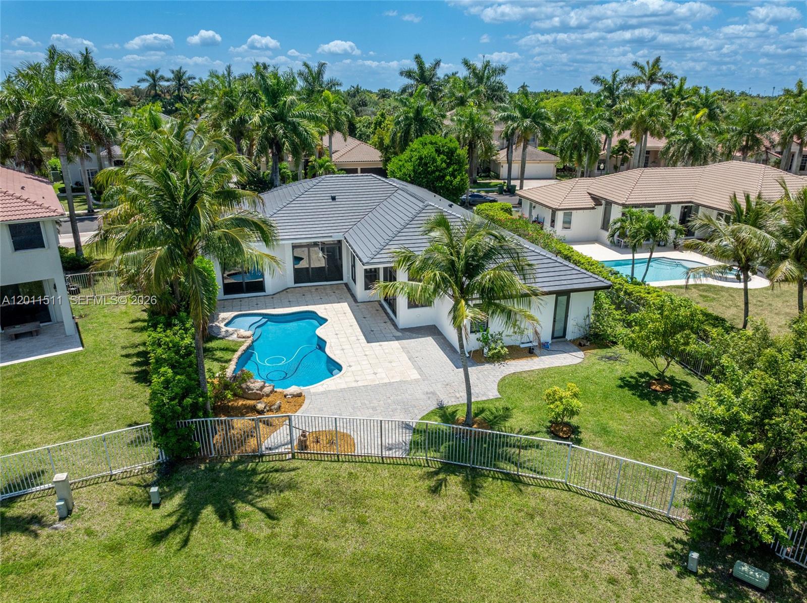 812 Regal Cove Road Weston, FL 33327 - Photo 2 of 42