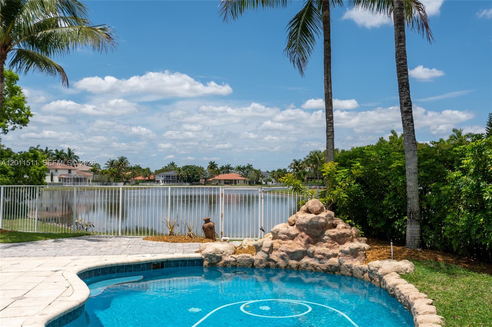 812 Regal Cove Road Weston, FL 33327 - Photo 34 of 42