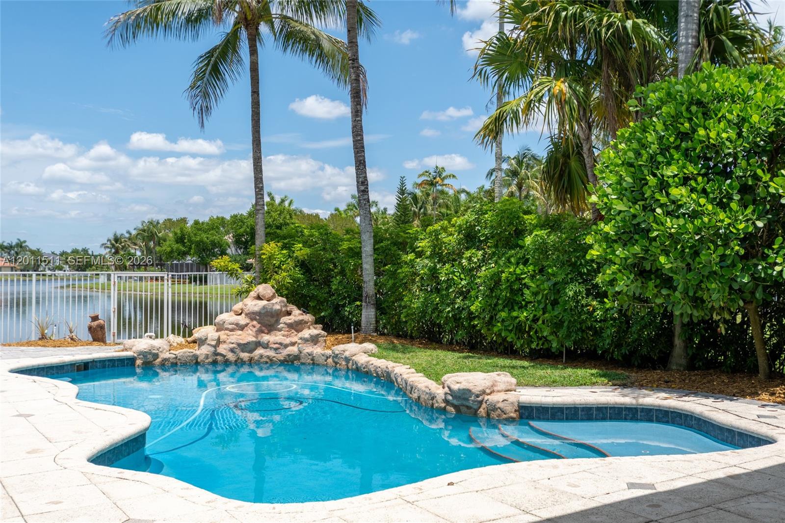 812 Regal Cove Road Weston, FL 33327 - Photo 35 of 42