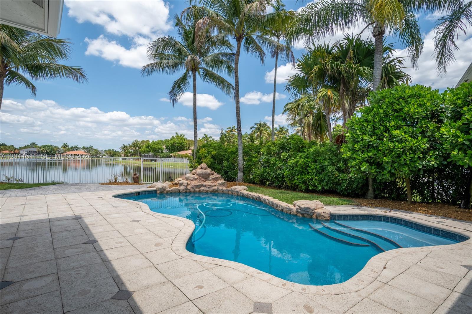 812 Regal Cove Road Weston, FL 33327 - Photo 36 of 42