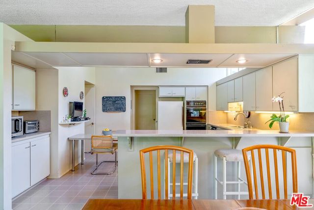 $2,360,000 | 7545 Kimdale Lane, Los Angeles, CA 90046