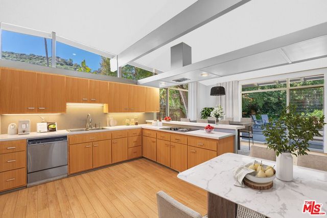 $2,360,000 | 7545 Kimdale Lane, Los Angeles, CA 90046