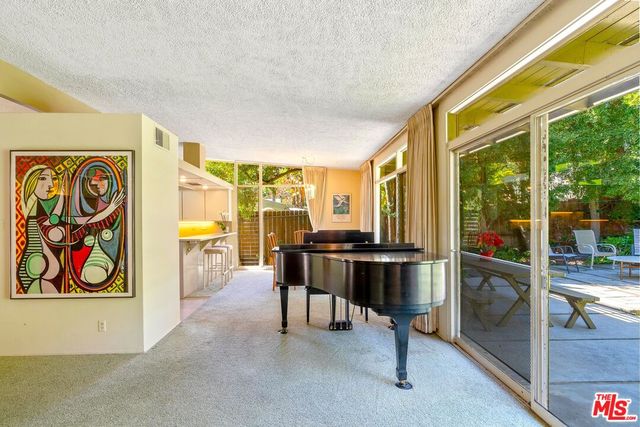 $2,360,000 | 7545 Kimdale Lane, Los Angeles, CA 90046