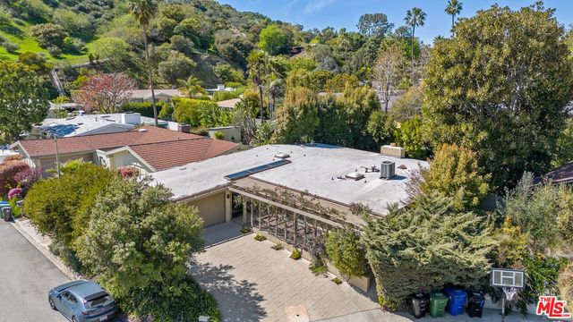 $2,360,000 | 7545 Kimdale Lane, Los Angeles, CA 90046