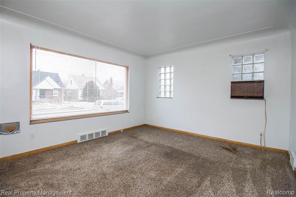 7303 Patton Street Detroit, MI 48228 - Photo 5 of 29