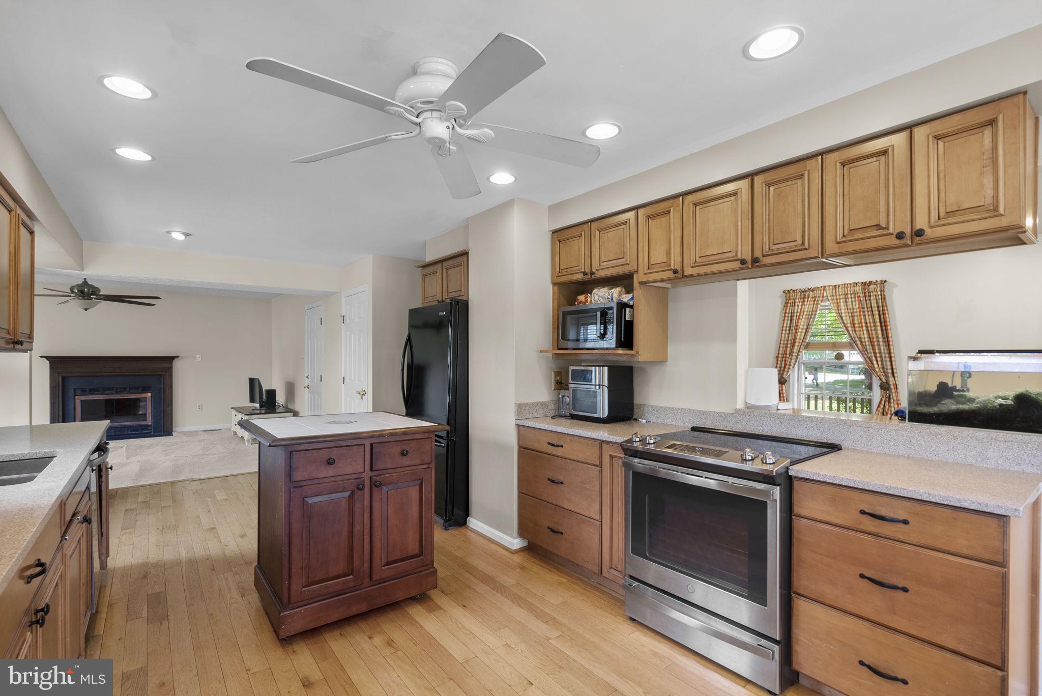 11645 Sun Cir Way Columbia, MD 21044 - Photo 11 of 44 kitchen